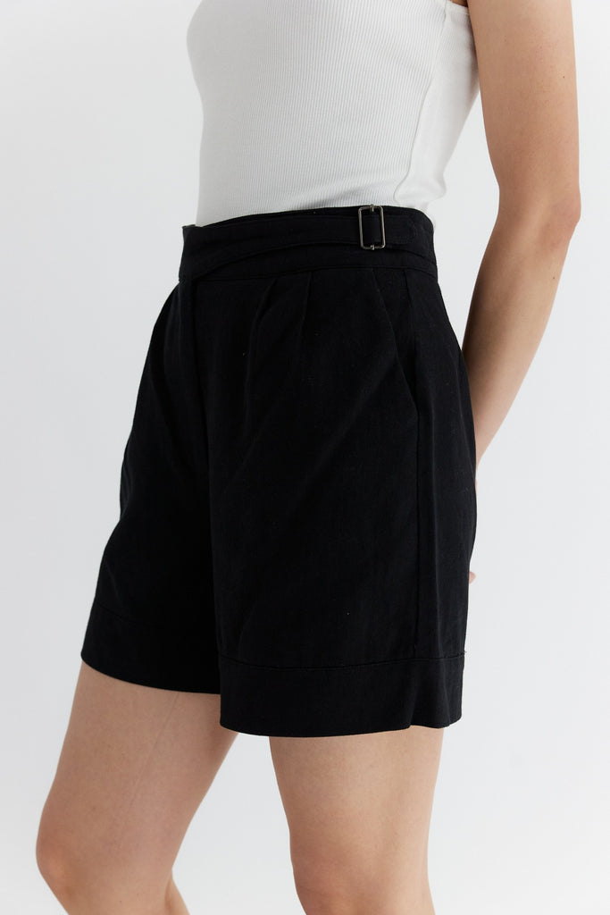 The Lia Shorts Side Model