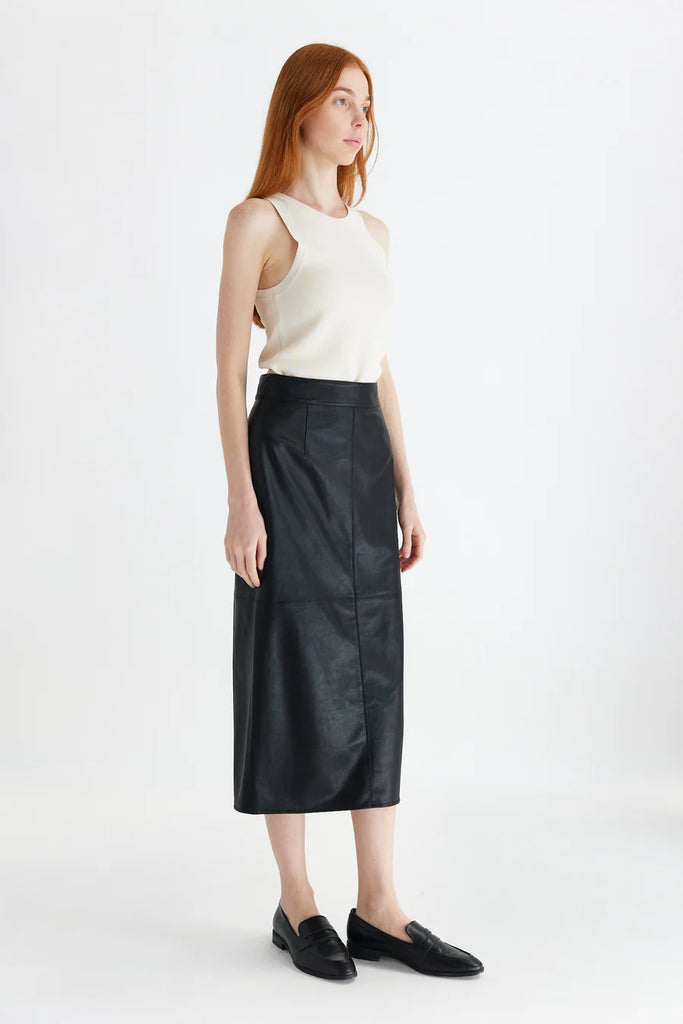 The Margot Skirt Side Model